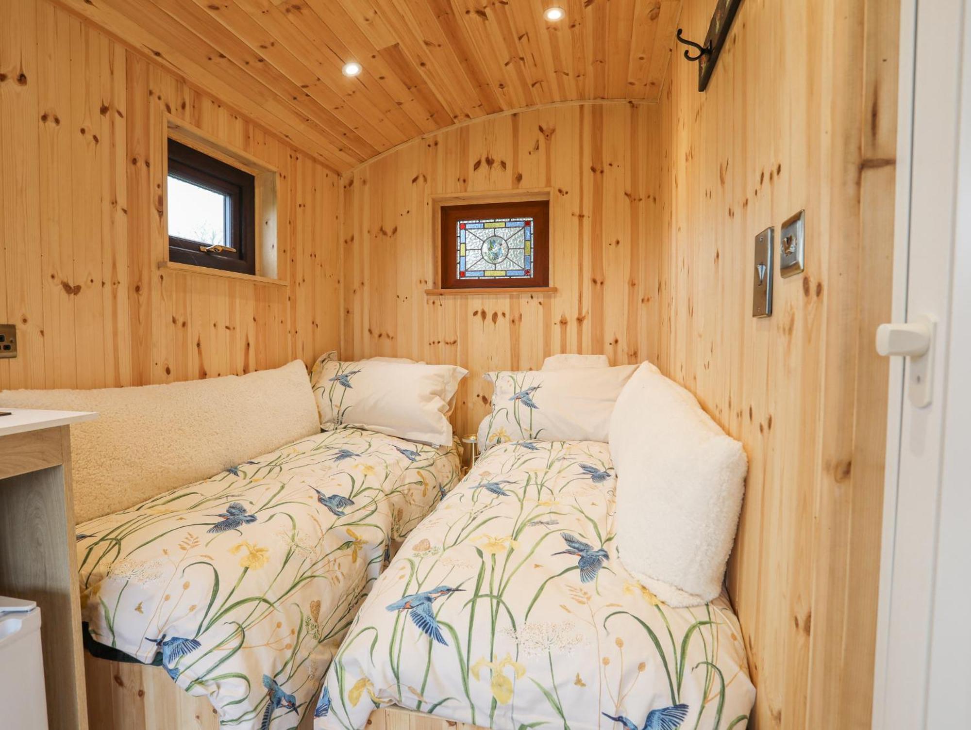 Tal Sarn Shepherd Hut Llanfairpwllgwyngyll Exterior photo
